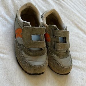 Toddler shoes size 9.5